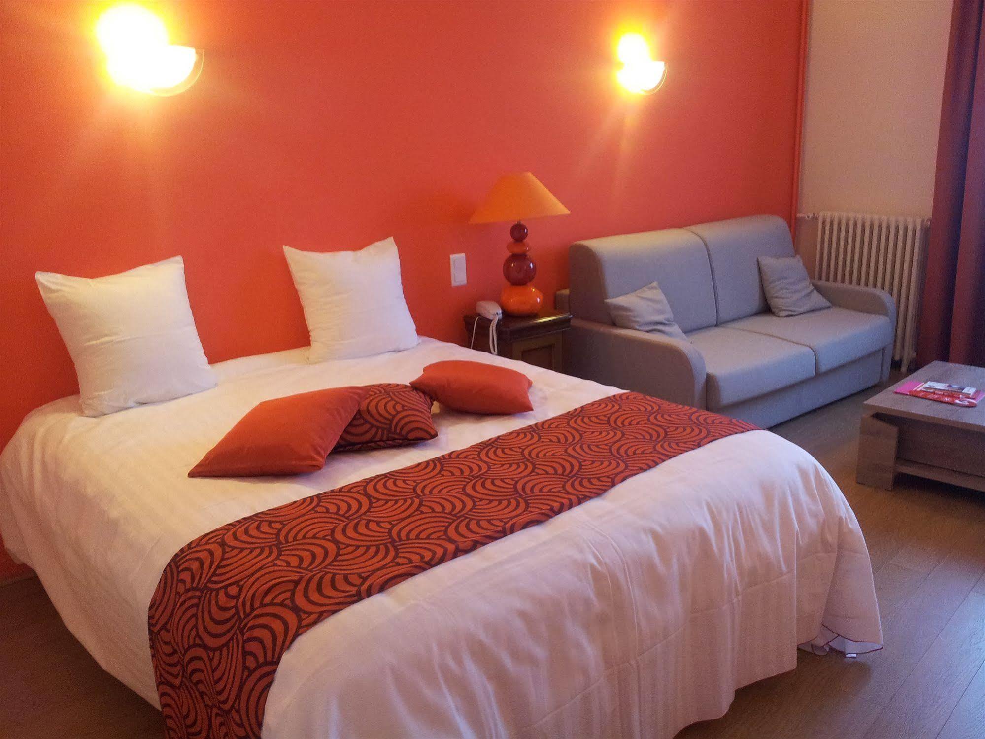 Hotel Le Chapon Fin Муасак Экстерьер фото