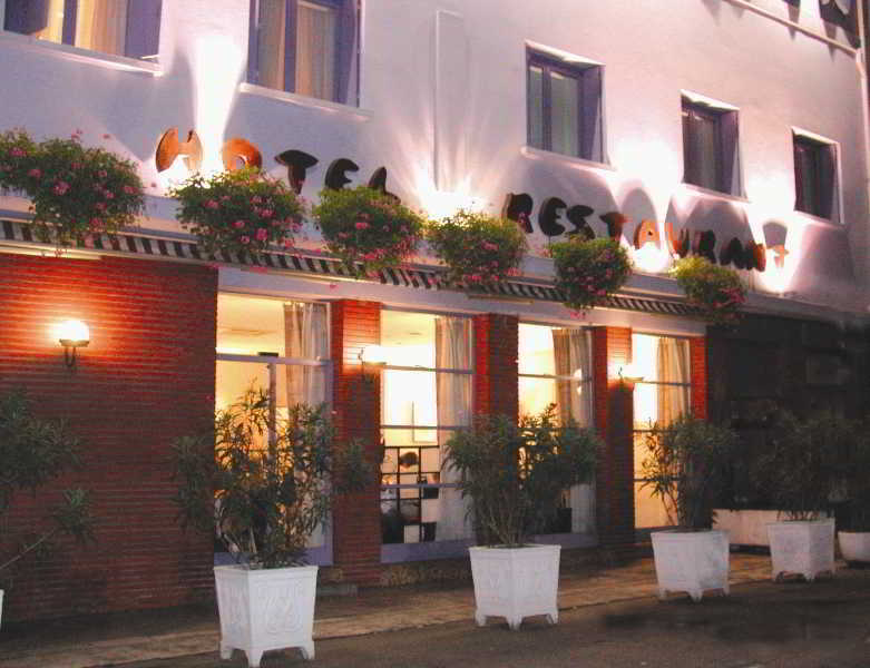 Hotel Le Chapon Fin Муасак Экстерьер фото