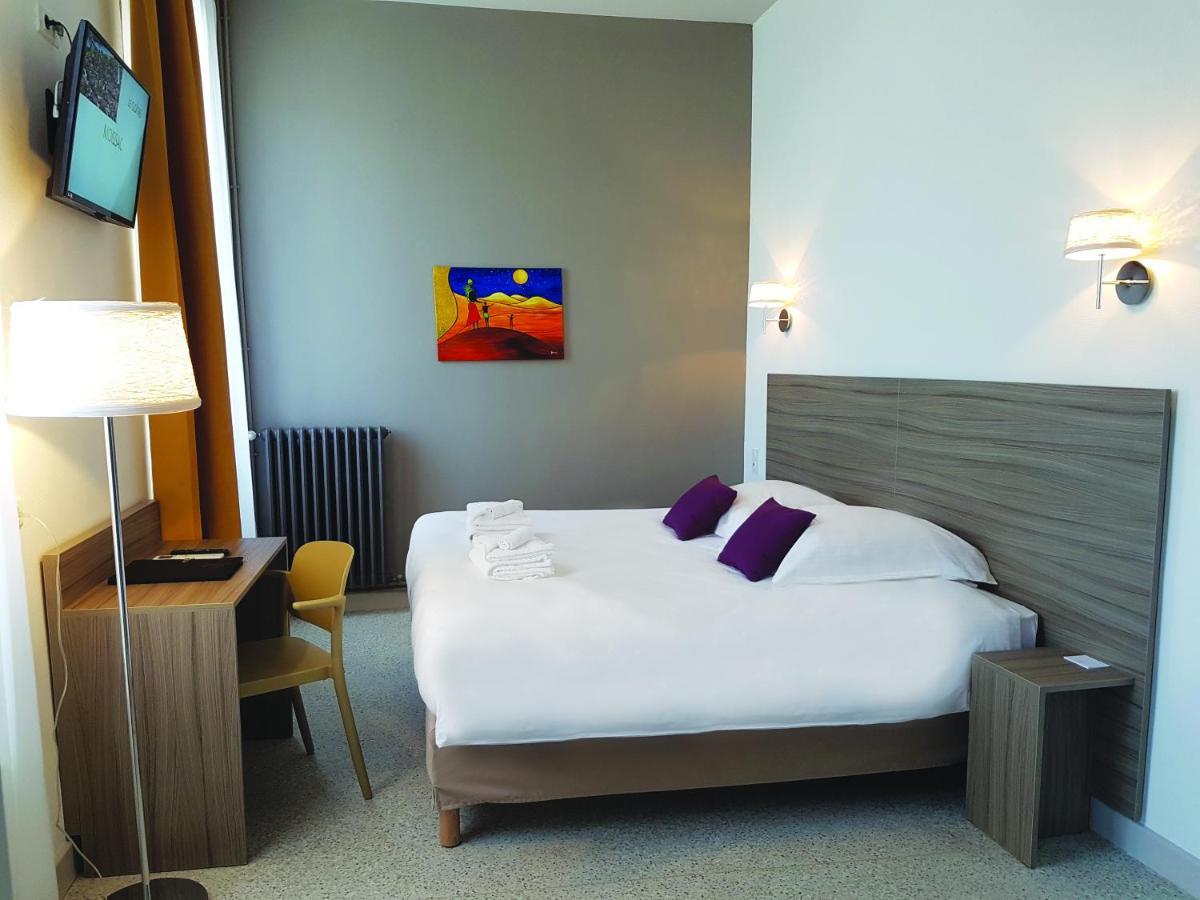 Hotel Le Chapon Fin Муасак Экстерьер фото